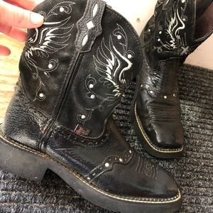 Black Justin cowboy boots